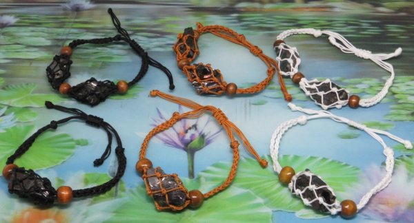 * Beschermende knopen armband met Edel shungiet 5-10g