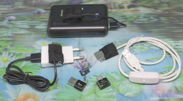 * Compacte Micro-SD MP3-speler voor net en powerbank